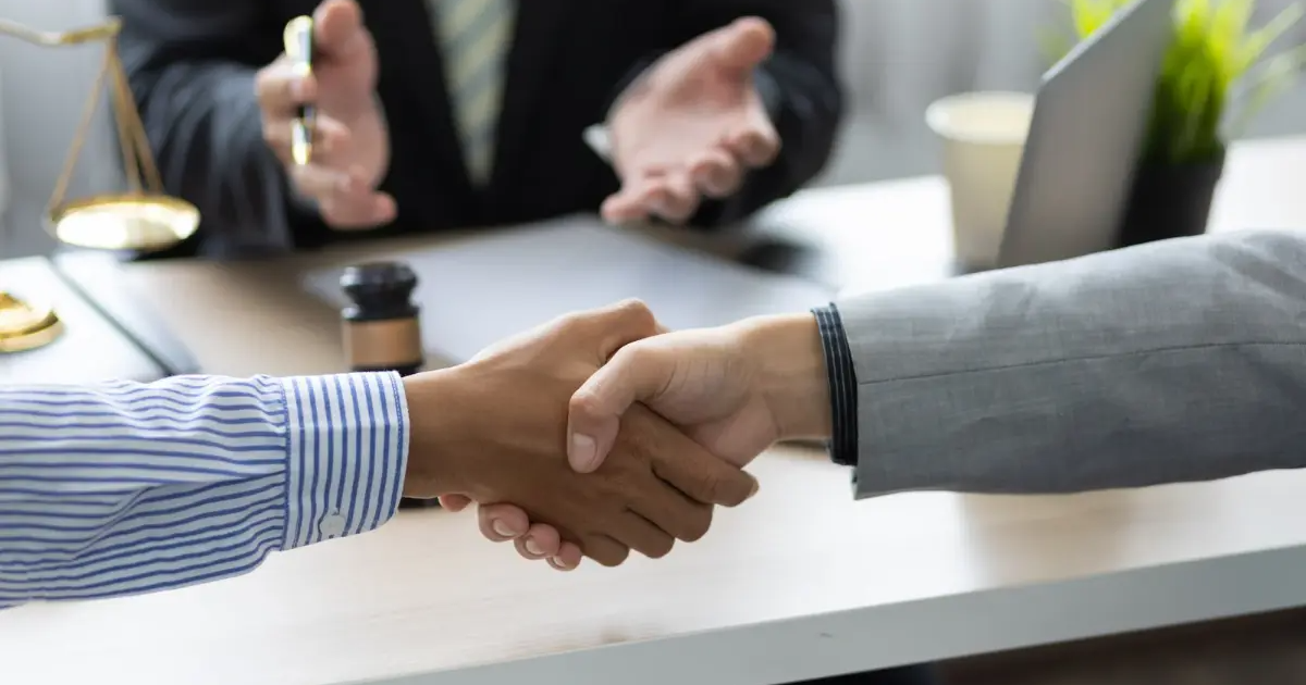 Jak znaleźć najlepszego prawnika: Przewodnik, który pomoże każdemu